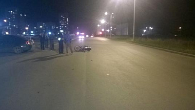 Два мотоциклиста пострадали в Челябинске из-за неправильно поворачивающих автомобилей