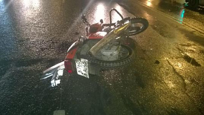 Мотоцикл вылетел на «встречку и протаранил иномарку в Челябинске: есть пострадавшие