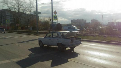 Колесо, отлетевшее на ходу у ВАЗа в Челябинске, ударило ребенка на тротуаре