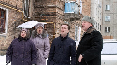 После вмешательства «коммунального спецназа» в челябинской многоэтажке сделали новую крышу