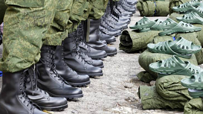 Уклонистам предлагают получить военный билет законно