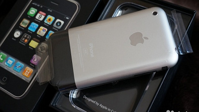 Житель Москвы выставил на продажу iPhone первого поколения за 1,25 миллиона рублей