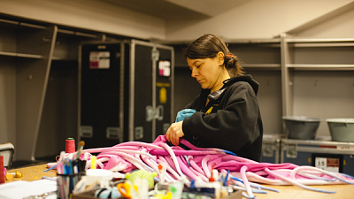 «Цирк дю Солей» показал закулисье шоу VAREKAI