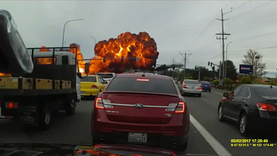 Самолет падал сжигая все на своем пути 
