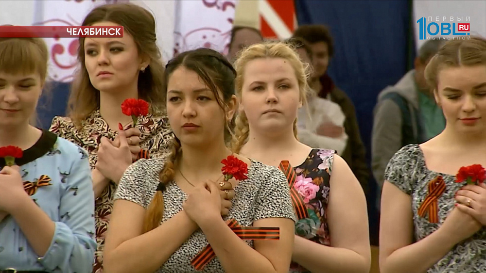 Студенты ЮУрГУ станцевали "Вальс победы"