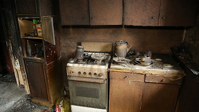 Бабушка и внук проснулись во время пожара их дома в Южноуральске