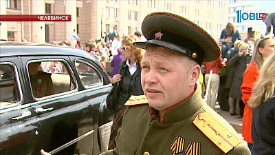 На Театральной площади раздали около 5500 порций солдатской каши и больше тысячи георгиевских лент