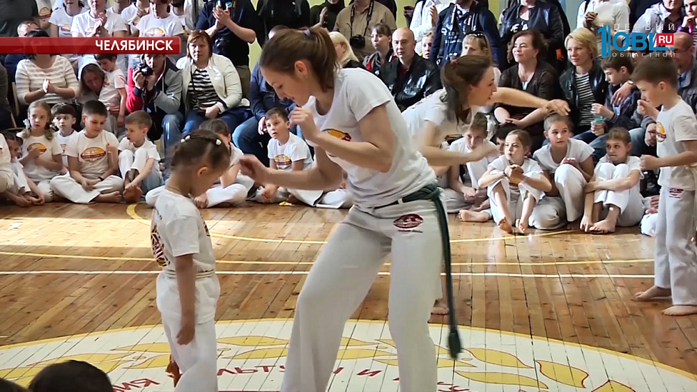 Дети с особенностями развития получили корды в капоэйре 