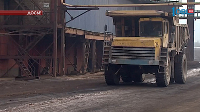 Борис Дубровский выступает с докладом на совещании по ситуации на рынке труда в Правительстве РФ