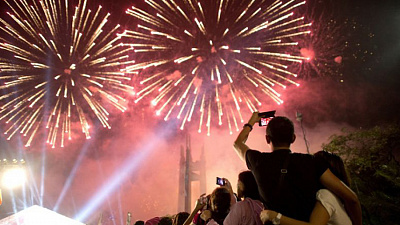 Челябинцы раскупают билеты на обзорные площадки перед салютом