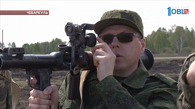 Министры и мэры в роли военных