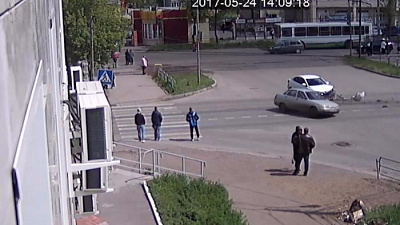 Моментальная реакция водителя «десятки» позволила избежать двойного ДТП