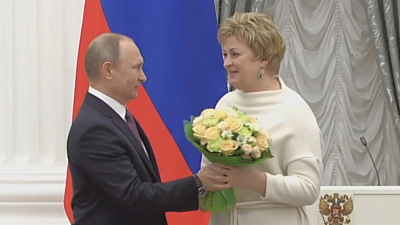 Владимир Путин лично вручил госнаграду челябинскому врачу