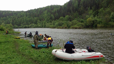В дождь и при сильном течении продолжаются поиски водителя квадроцикла в реке Юрюзань 