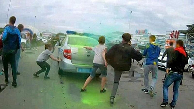 С подростками, закидавшими полицейских краской, работают педагоги