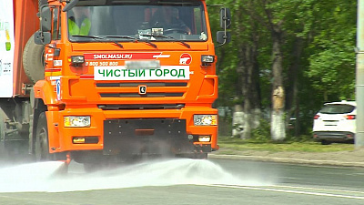 Челябинские улицы помыли с шампунем впервые за пять лет 