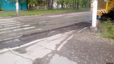 Южноуральские дорожники нанесли разметку и тут же сняли ее вместе с асфальтом