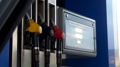Бензин несколько недель подряд дорожает в Челябинской области