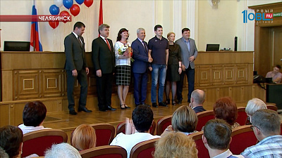 В канун профессионального праздника 50 лучших медработников области наградили в Заксобрании