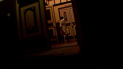 Дух умершей хозяйки старинного дома беспокоит его обитателей