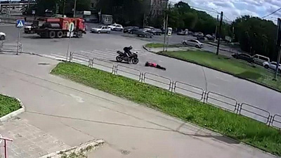 В Магнитогорске мотоциклист сбил женщину на «зебре» и скрылся