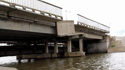 Подростки получили травмы при обрушении дамбы в Катав-Ивановске