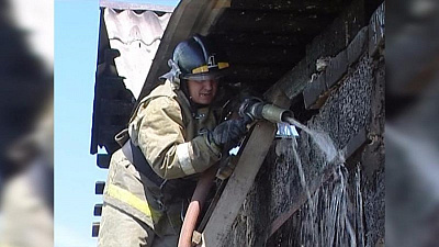 В Миассе произошел пожар из-за поминальной свечи