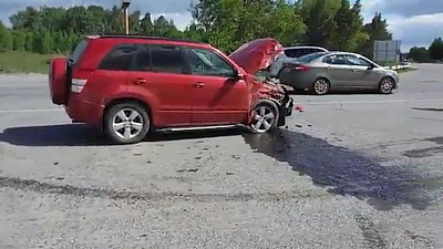 Женщина получила травмы в аварии на трассе