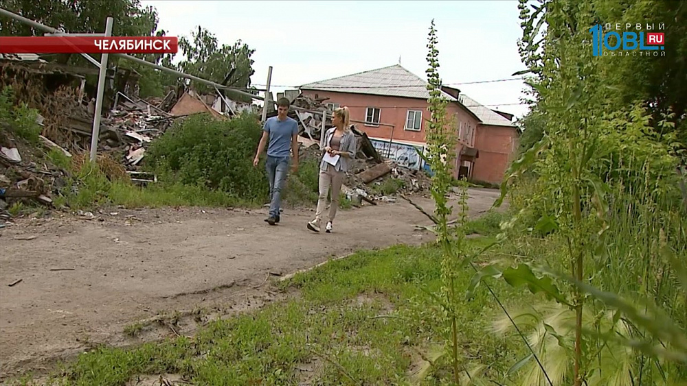 Жители Ленинского района 2 года просят снести сгоревший барак