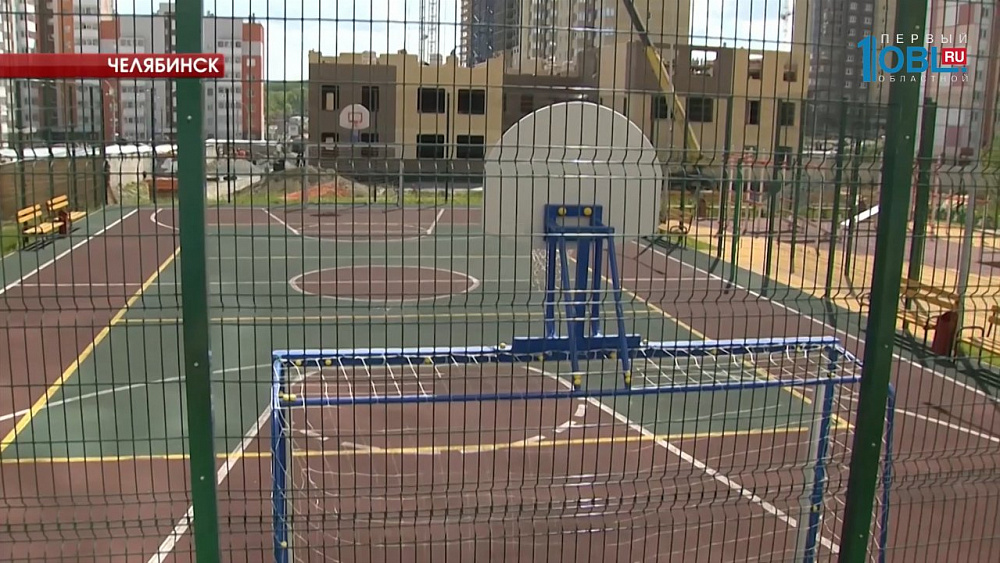 В Челябинске в элитном районе житель открыл огонь по людям