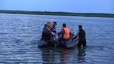 Со дна озера в Чесменском районе подняли тела утонувших