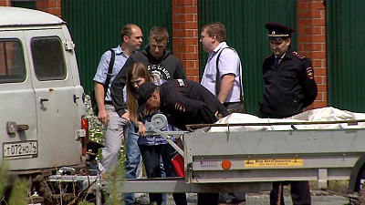 Убийца в шлеме сделал около пяти выстрелов в своих жертв в Копейске