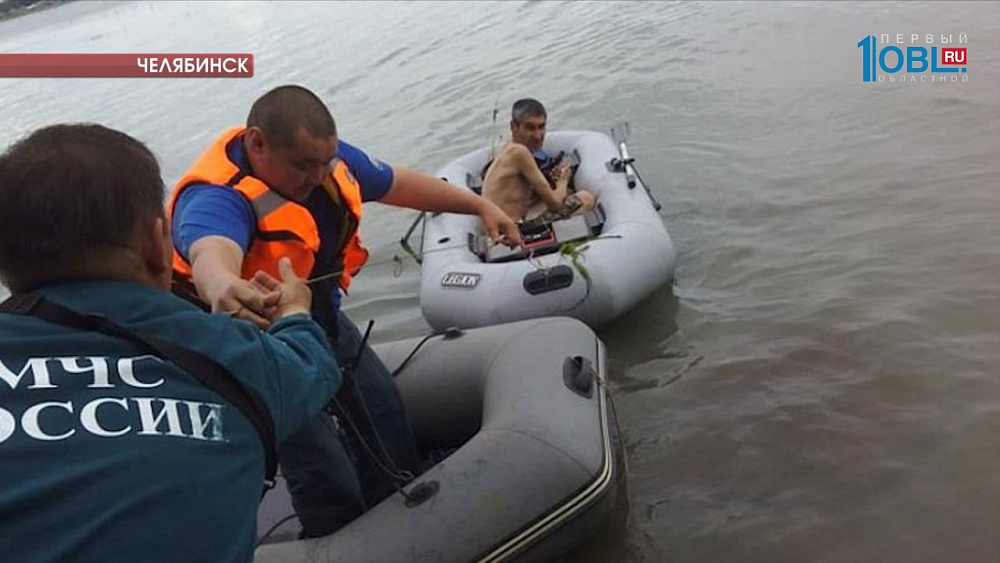 Четырех человек спасли на воде сотрудники МЧС за неделю