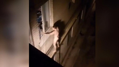 Голый мужчина назвался Македонским и устроил дебош во дворе 