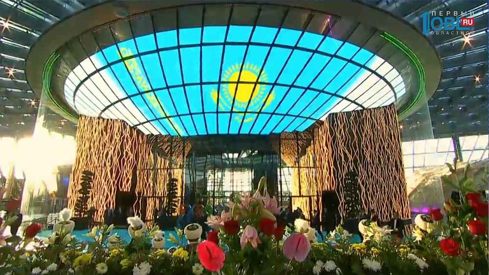 Борис Дубровский открыл стенд области на "ЭКСПО"