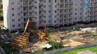  В Ленинском районе рухнул строительный кран