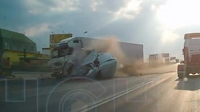 Момент смертельного столкновения, в котором погибла семья под Чебаркулем, попал на видео 