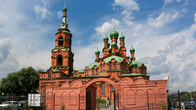 Губернатор потребовал убрать ларьки от храма Святой Троицы в Челябинске