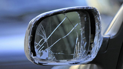 Двое мужчин устроили погром на парковке в Копейске 