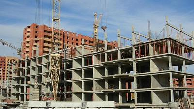 Челябинцы массово жалуются на разрушающийся долгострой в центре Челябинска