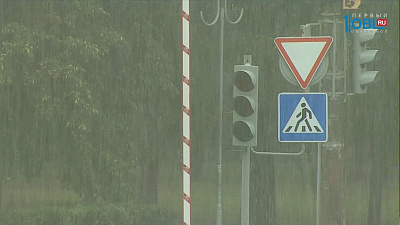 На Челябинск обрушился мощный ливень