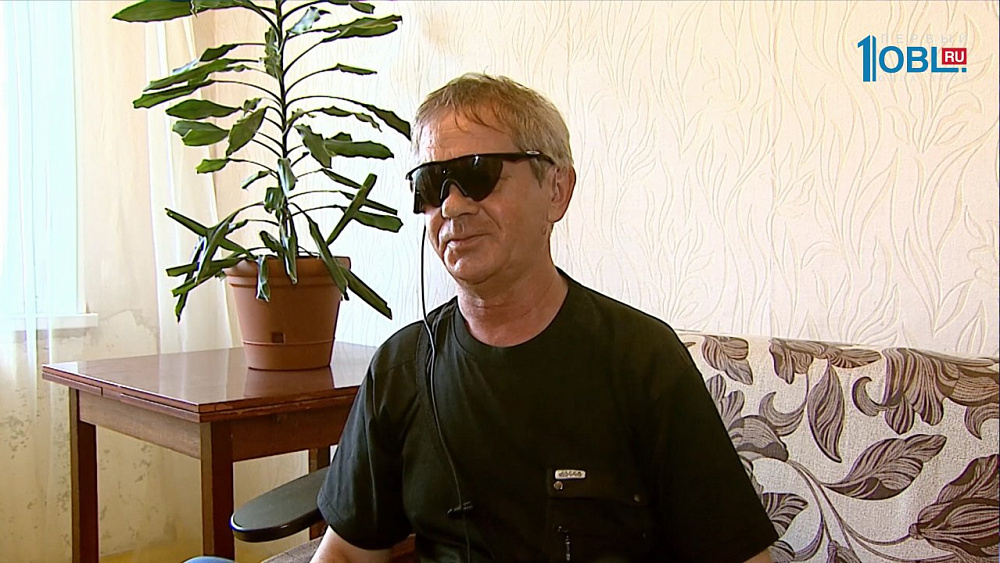 Слепому челябинцу вживили бионический глаз 