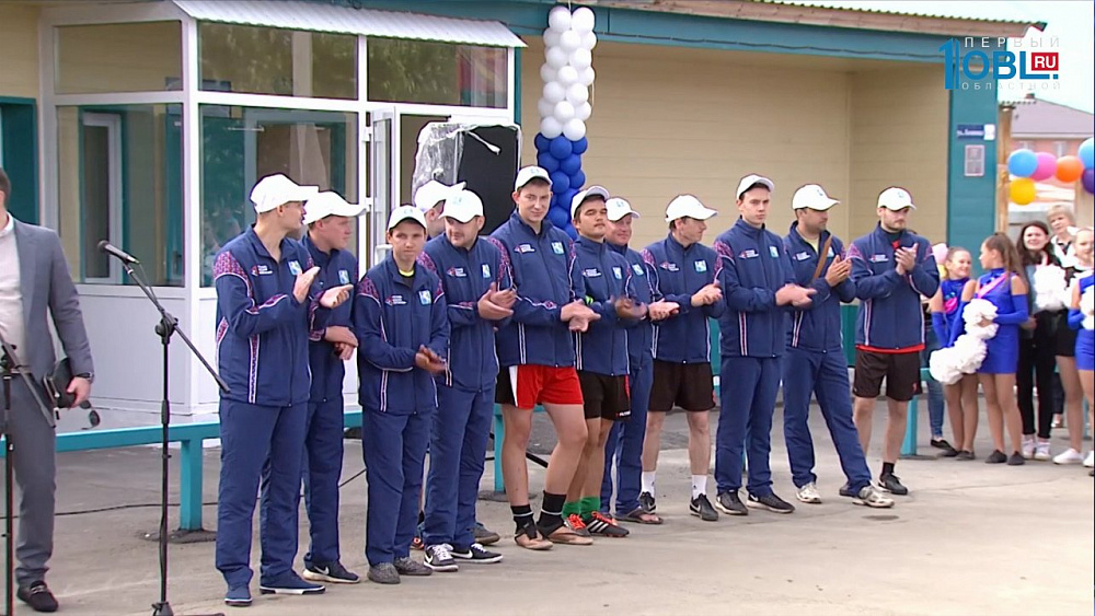 Сборную Сосновского района одели в новую форму