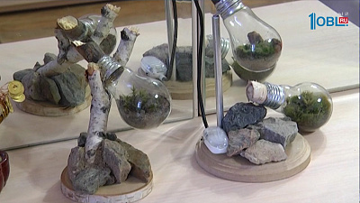 Магнитогорец выращивает растения в лампочках