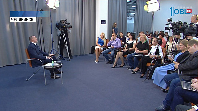 Губернатор Борис Дубровский провел пресс-конференцию