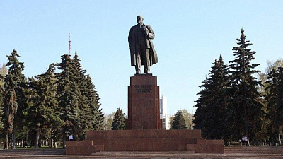 Памятник Ленину на площади Революции отремонтируют за 18 миллионов рублей