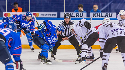 «Трактор» обогнал «Ладу» в стартовом матче юбилейного сезона КХЛ