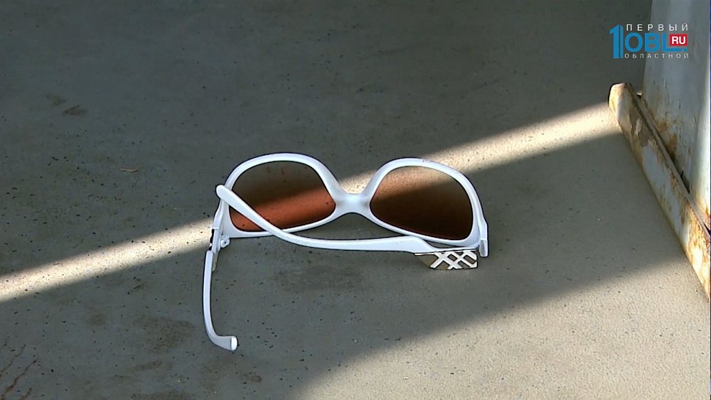 Момент столкновения маршрутки с забором попал на видео