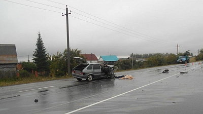 Водитель и пассажир погибли при лобовом столкновении в Чебаркульском районе 