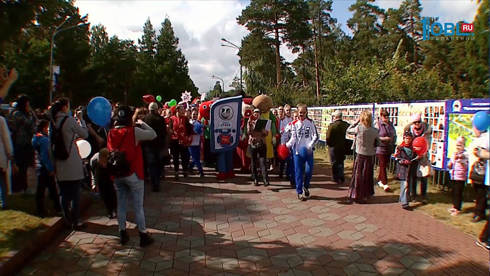 Парад кукол. Маскоты поздравляют челябинцев с Днем города